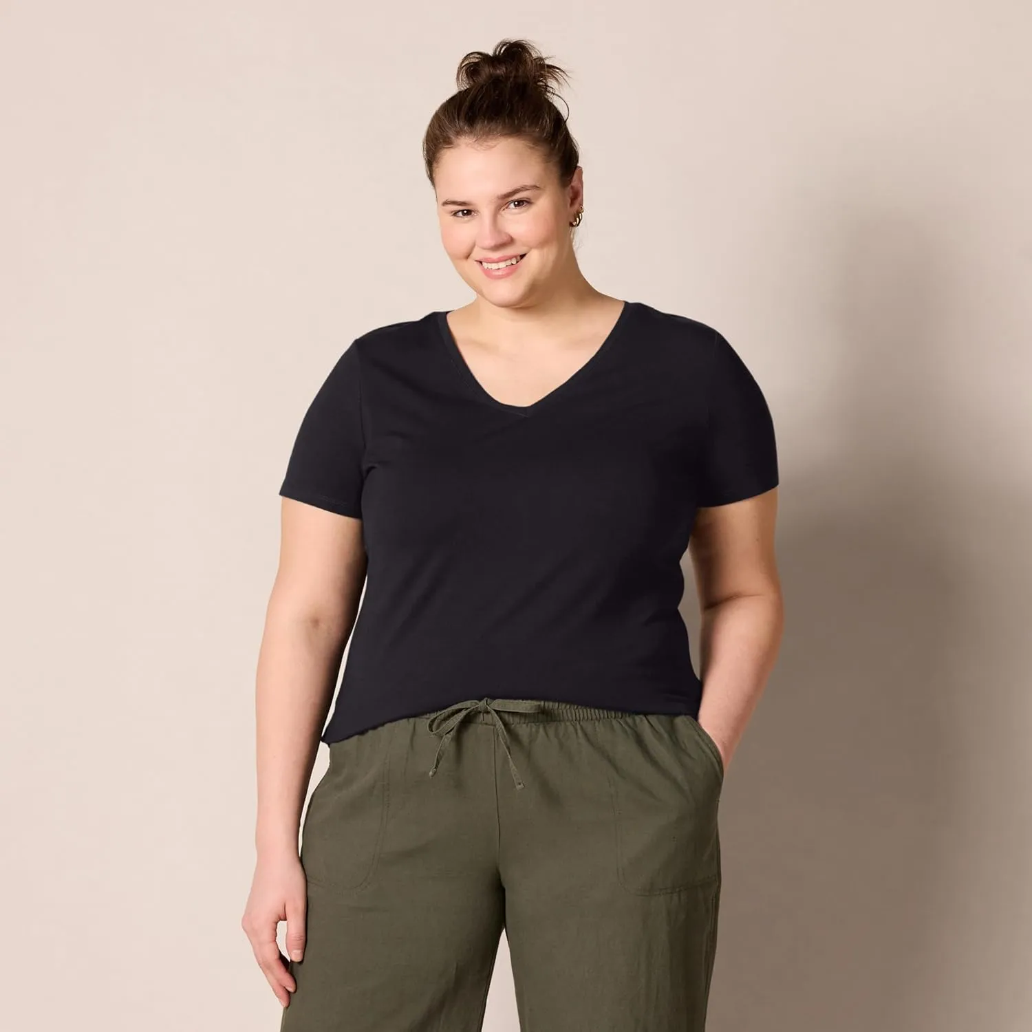 Amazon Essentials Women's Classic-Fit Short-Sleeve V-Neck T-Shirt, Multipacks