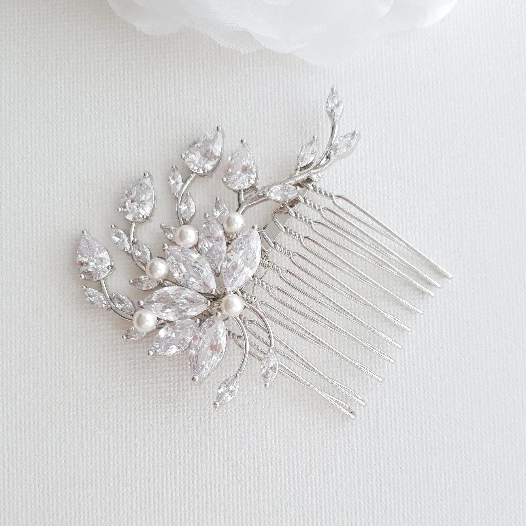 Petite Flower Bridal Hairpiece in Gold- Kika